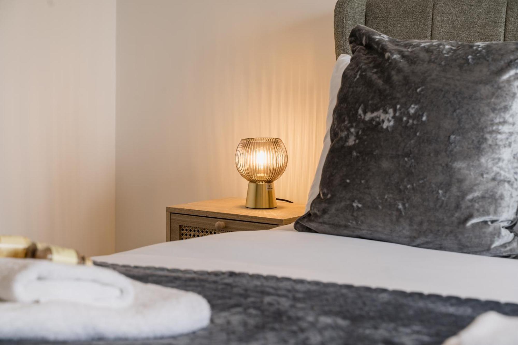 Beautifully Done 5 Bed Barn Conversion In Heswall - Sleeps Up To 10 מראה חיצוני תמונה