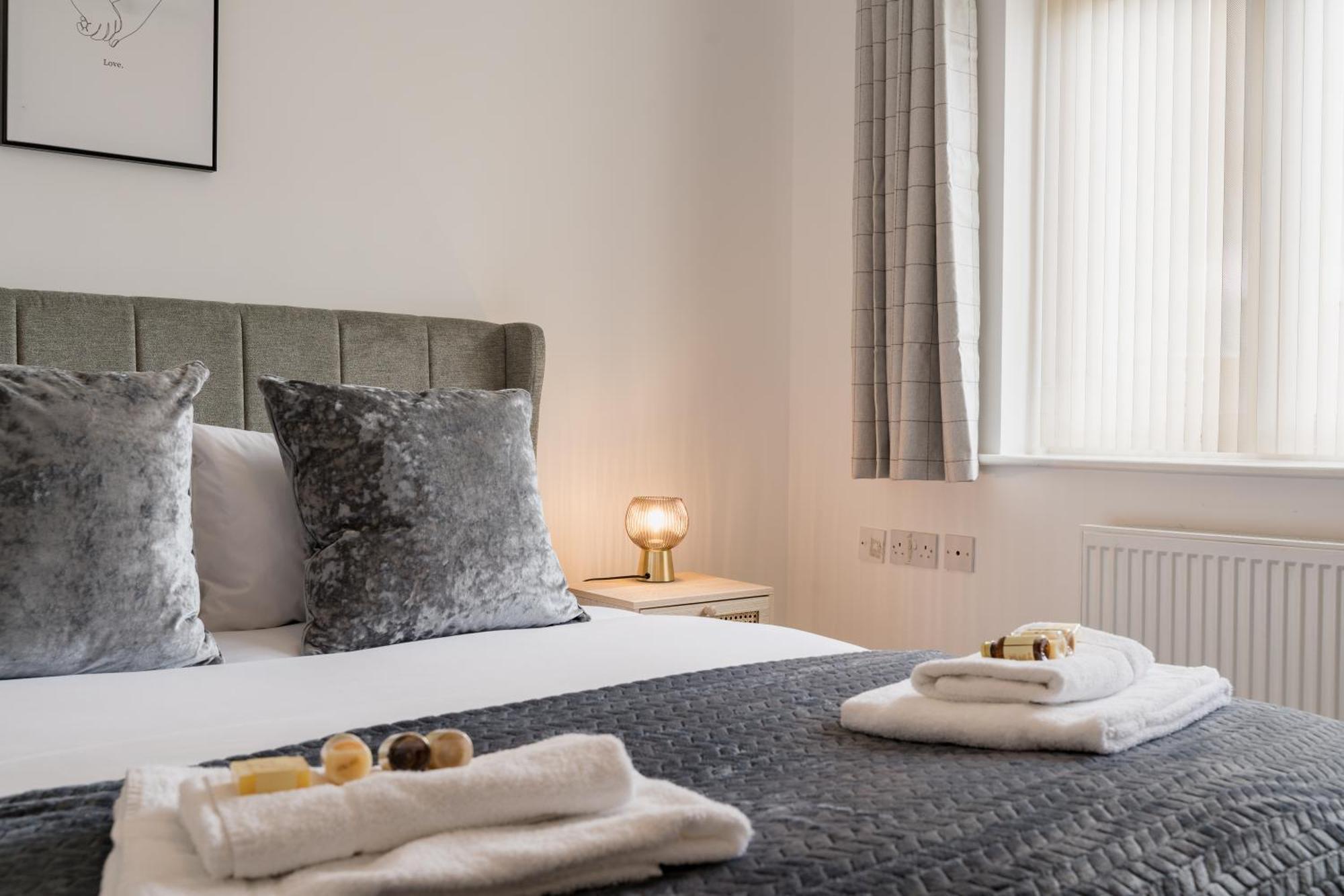 Beautifully Done 5 Bed Barn Conversion In Heswall - Sleeps Up To 10 מראה חיצוני תמונה